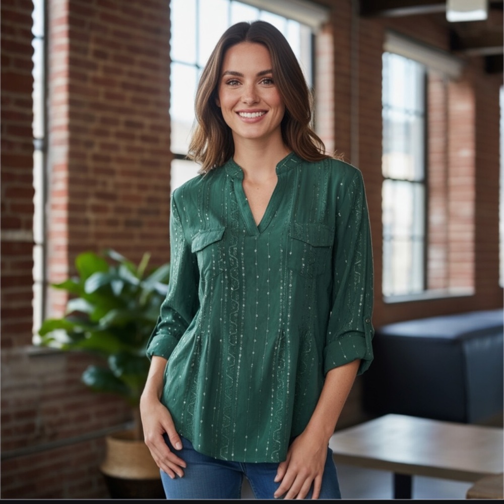 New Directions, Women’s 2 Tone Green with Sequins. Med. NWT.  V-Neck